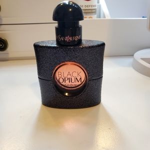 Yves Saint Laurent Black Opium Perfume